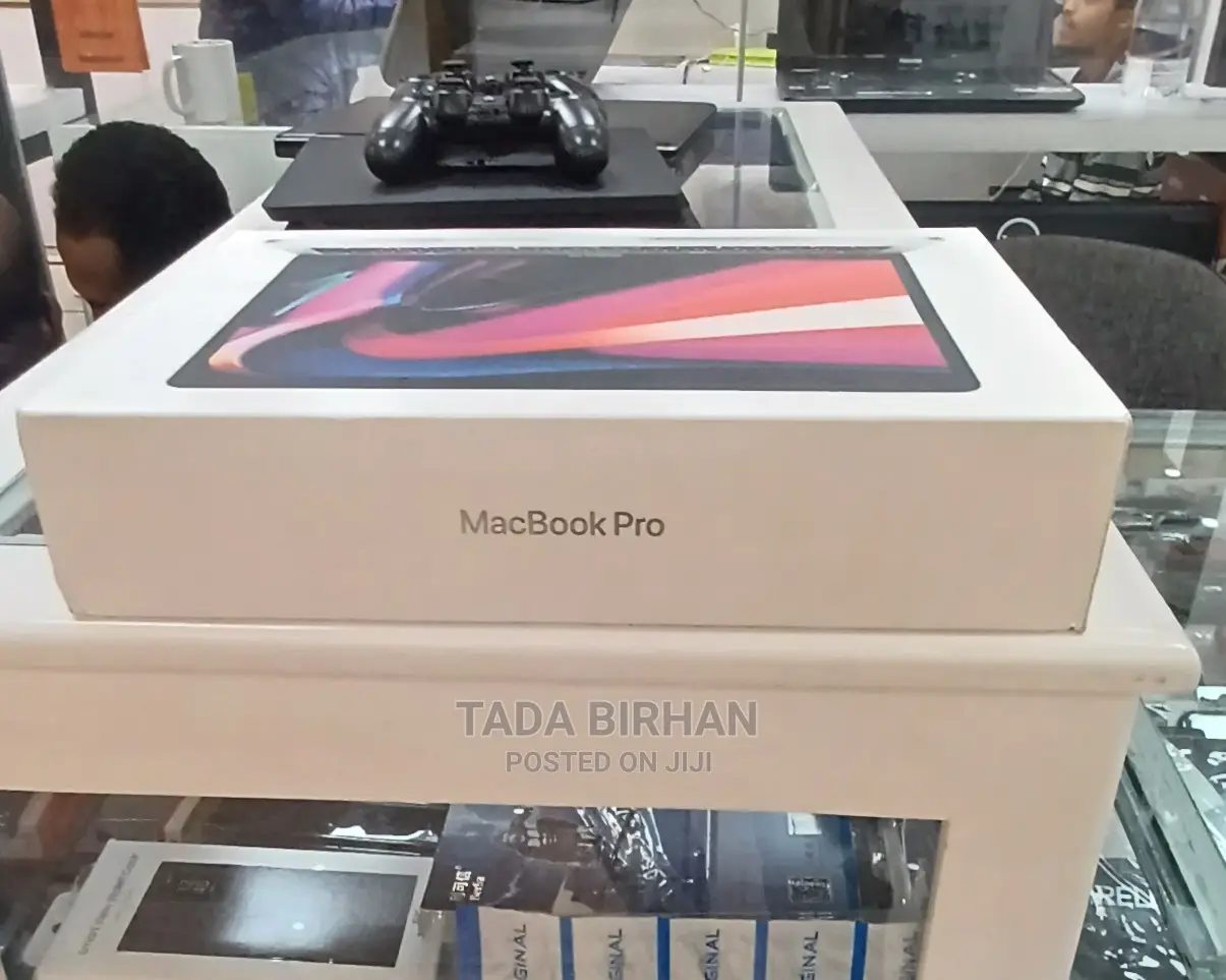 New Laptop Apple MacBook Pro M1 8GB Intel Core I7 SSD 256GB