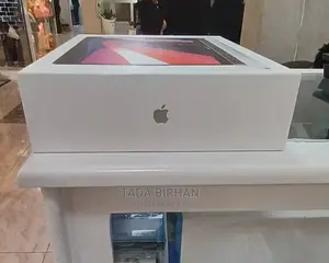 New Laptop Apple MacBook Pro M1 8GB Intel Core I7 SSD 256GB