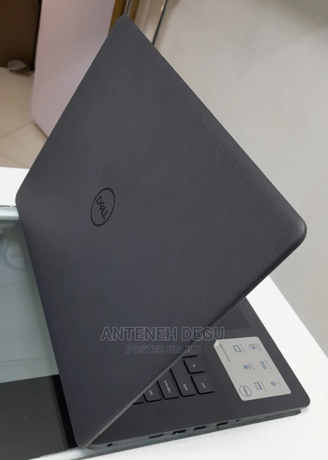 New Laptop Dell Vostro 3400 8GB Intel Core I3 SSD 256GB