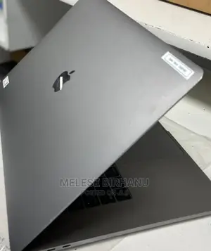 New Laptop Apple MacBook Pro 2017 16GB Intel Core I7 SSD 512GB