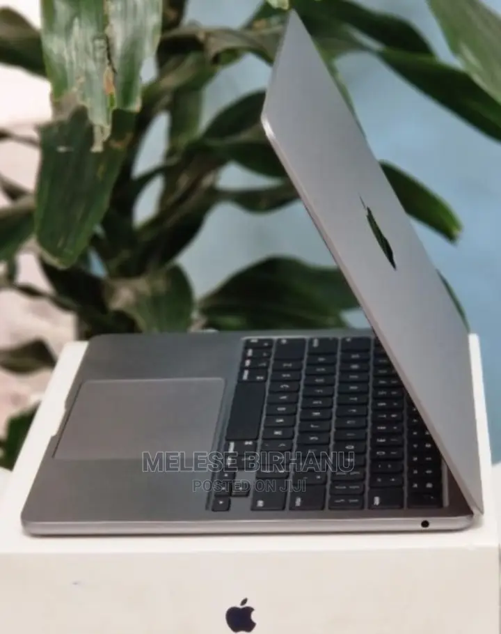 New Laptop Apple MacBook Pro 2023 M2 8GB Intel Core I7 SSD 512GB