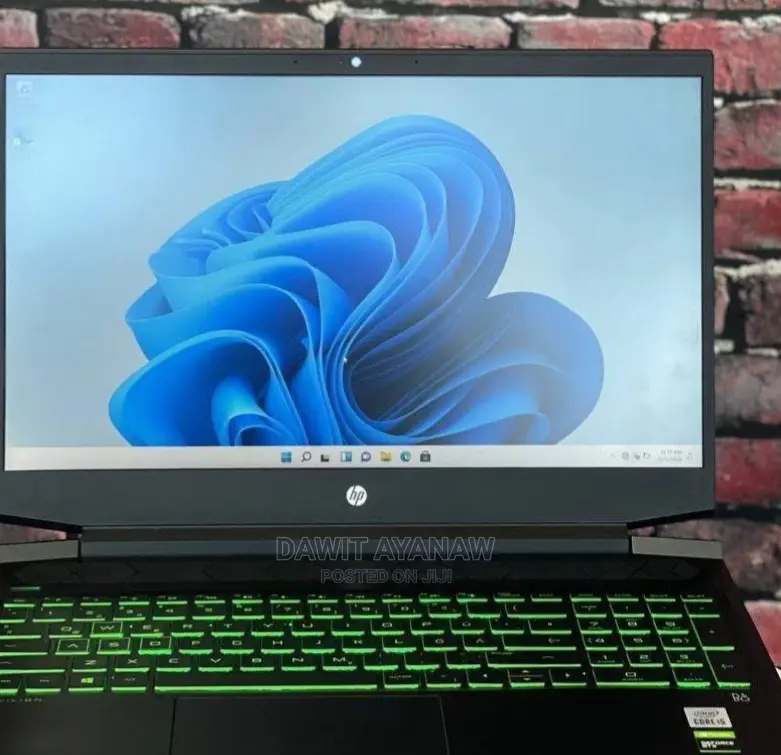 New Laptop 8GB Intel Core I5 SSD 256GB