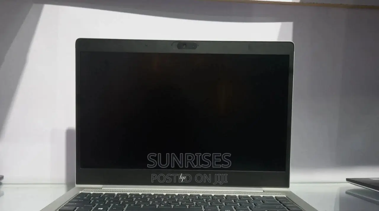 New Laptop HP 250 G5 8GB Intel Core I5 SSD 512GB