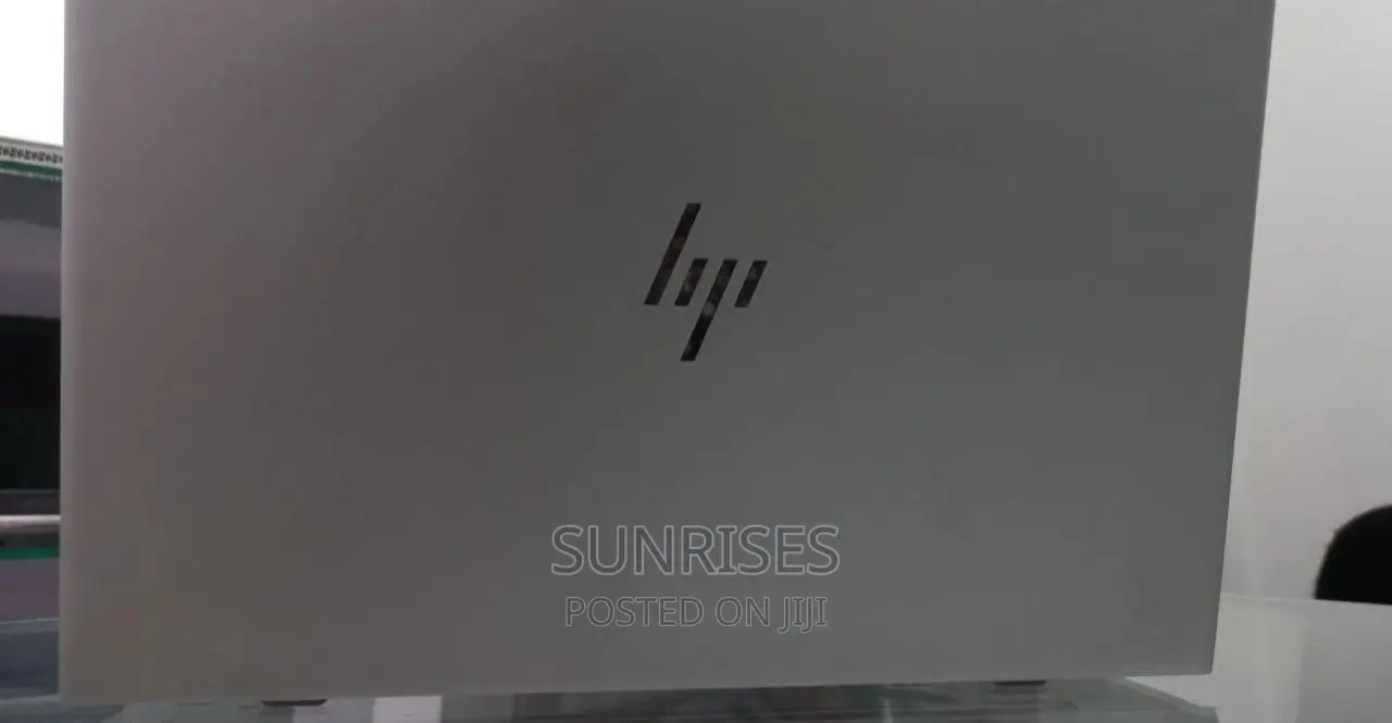 New Laptop HP 250 G5 8GB Intel Core I5 SSD 512GB