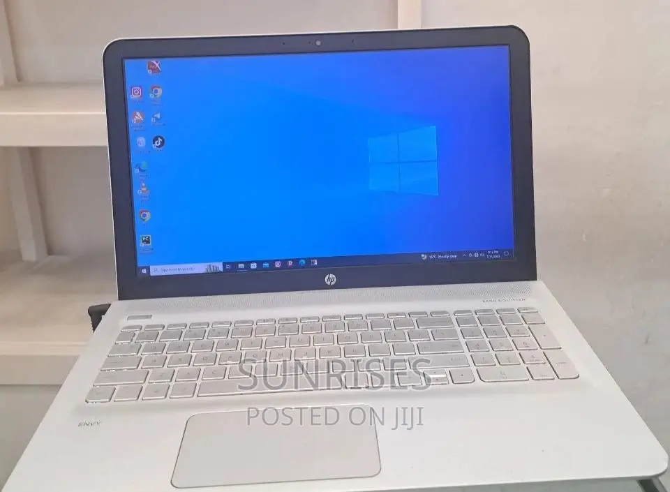 New Laptop HP Envy 15 8GB Intel Core I5 HDD+SSD 1T