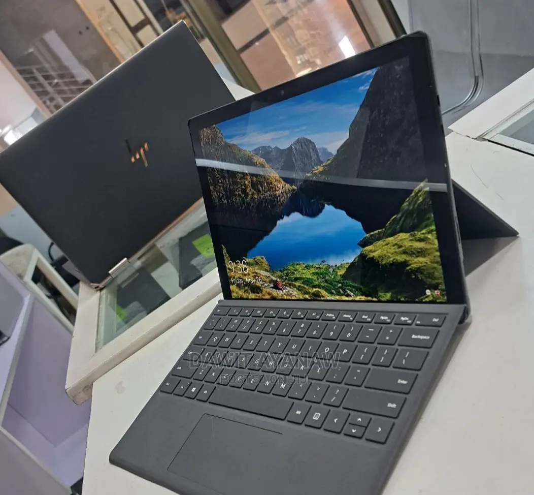 New Laptop Microsoft Surface 8GB Intel Core I5 SSD 256GB