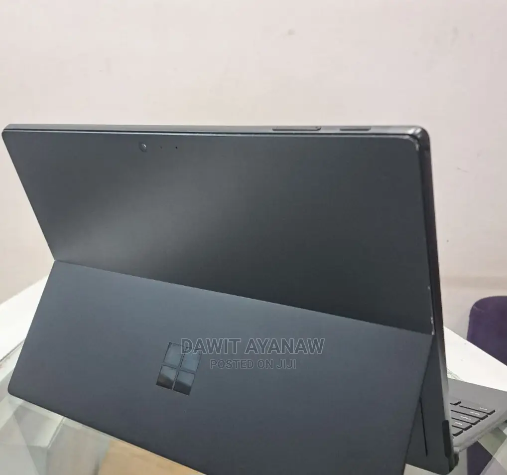 New Laptop Microsoft Surface 8GB Intel Core I5 SSD 256GB