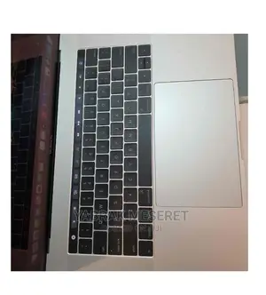 New Laptop Apple MacBook Pro 2017 16GB Intel Core I5 SSD 1T
