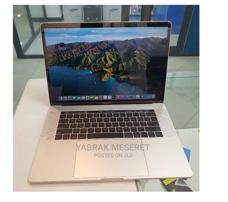 New Laptop Apple MacBook Pro 2017 16GB Intel Core I5 SSD 1T