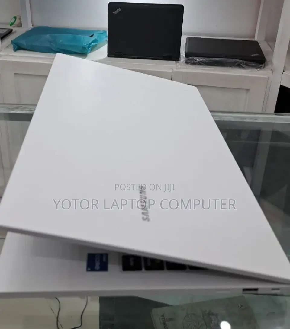 New Laptop Samsung 8GB Intel Core I5 HDD+SSD 256GB