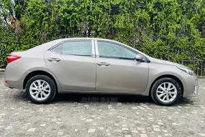 Toyota Corolla 2016 Gold