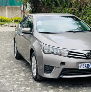 Toyota Corolla 2016 Gold