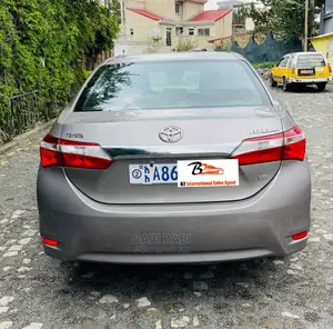 Toyota Corolla 2016 Gold