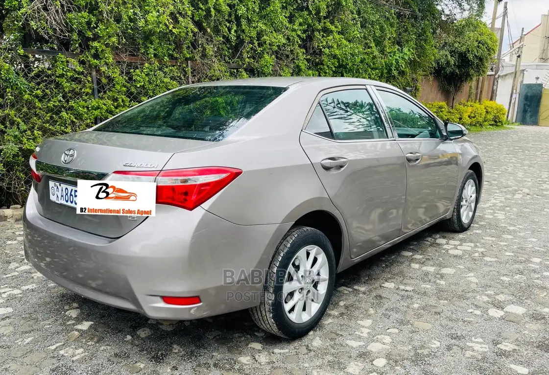 Toyota Corolla 2016 Gold