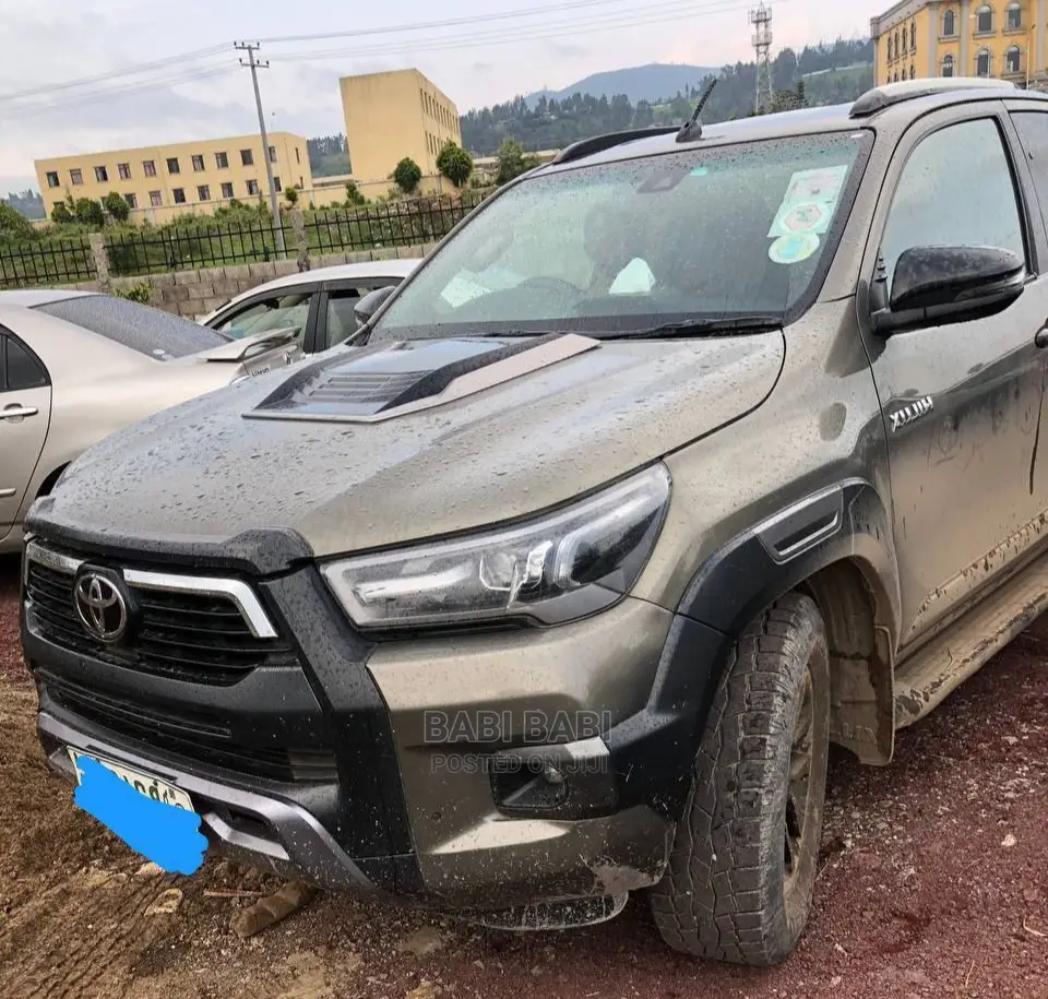 Toyota Hilux 2021 Gray