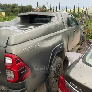 Toyota Hilux 2021 Gray