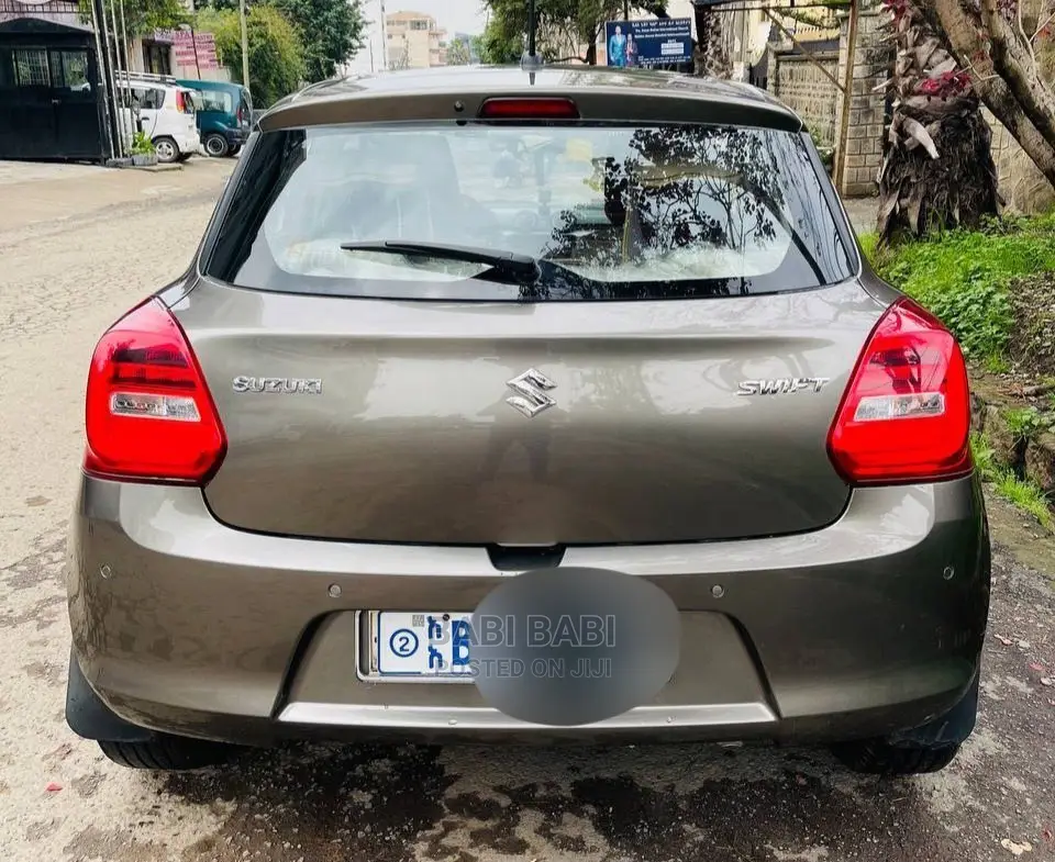 Suzuki Swift 2021 Gray