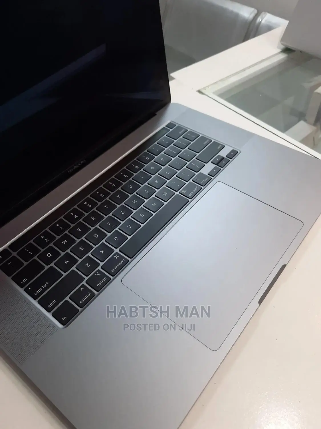 New Laptop Apple MacBook Pro 2019 16GB Intel Core I7 SSD 512GB