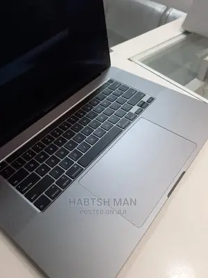 New Laptop Apple MacBook Pro 2019 16GB Intel Core I7 SSD 512GB