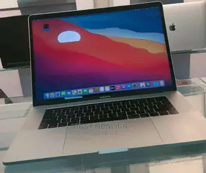 New Laptop Apple MacBook Pro 2017 16GB Intel Core I7 SSD 512GB