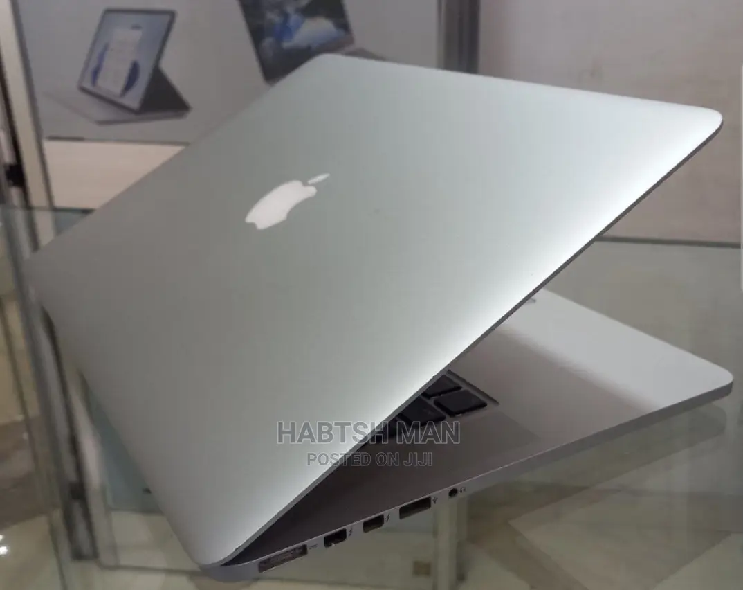 New Laptop Apple MacBook Pro 2015 16GB Intel Core i7 SSD 512GB