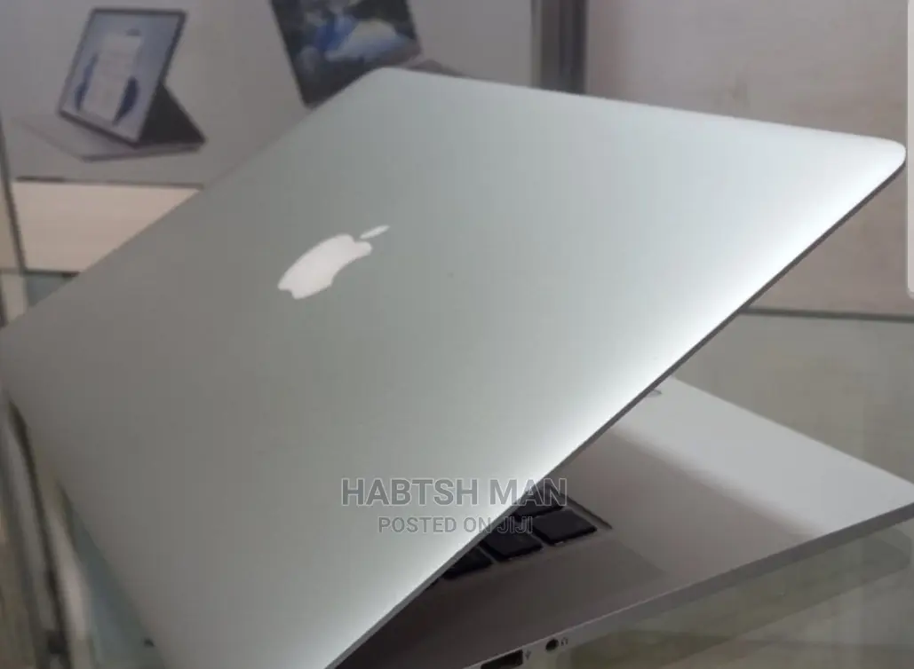 New Laptop Apple MacBook Pro 2015 16GB Intel Core i7 SSD 512GB