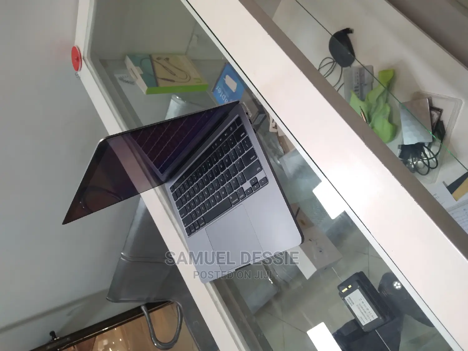 New Laptop Apple MacBook Pro 2019 32GB Intel Core I9 SSD 1T