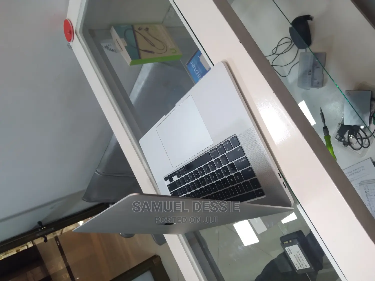 New Laptop Apple MacBook Pro 2019 32GB Intel Core I9 SSD 1T