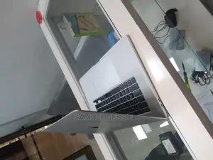 New Laptop Apple MacBook Pro 2019 32GB Intel Core I9 SSD 1T