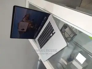 New Laptop Apple MacBook Pro 2019 16GB Intel Core I7 SSD 512GB