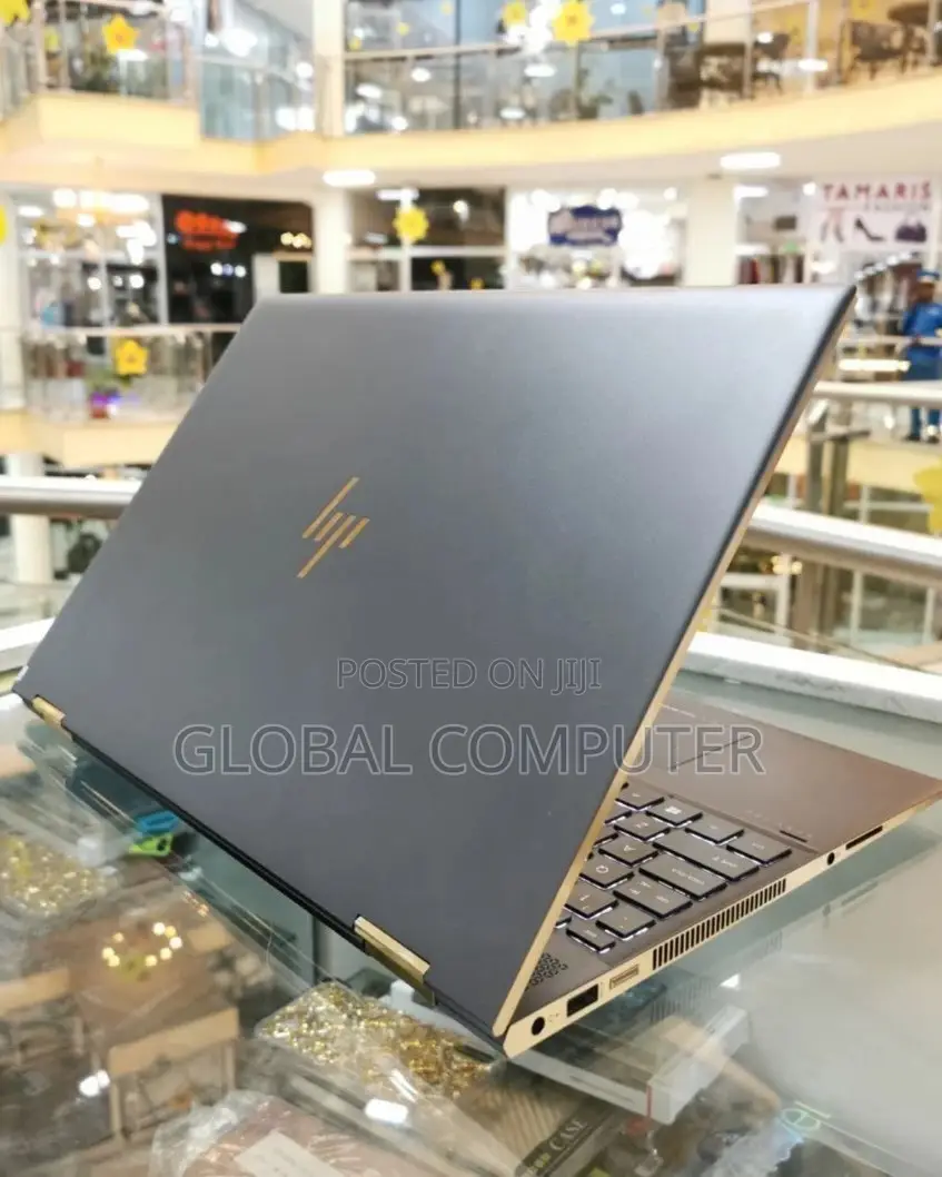 New Laptop HP Spectra 13 16GB Intel Core I7 SSD 512GB