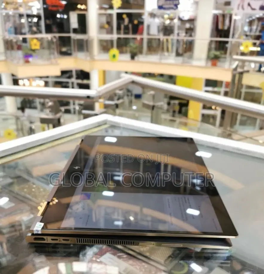 New Laptop HP Spectra 13 16GB Intel Core I7 SSD 512GB