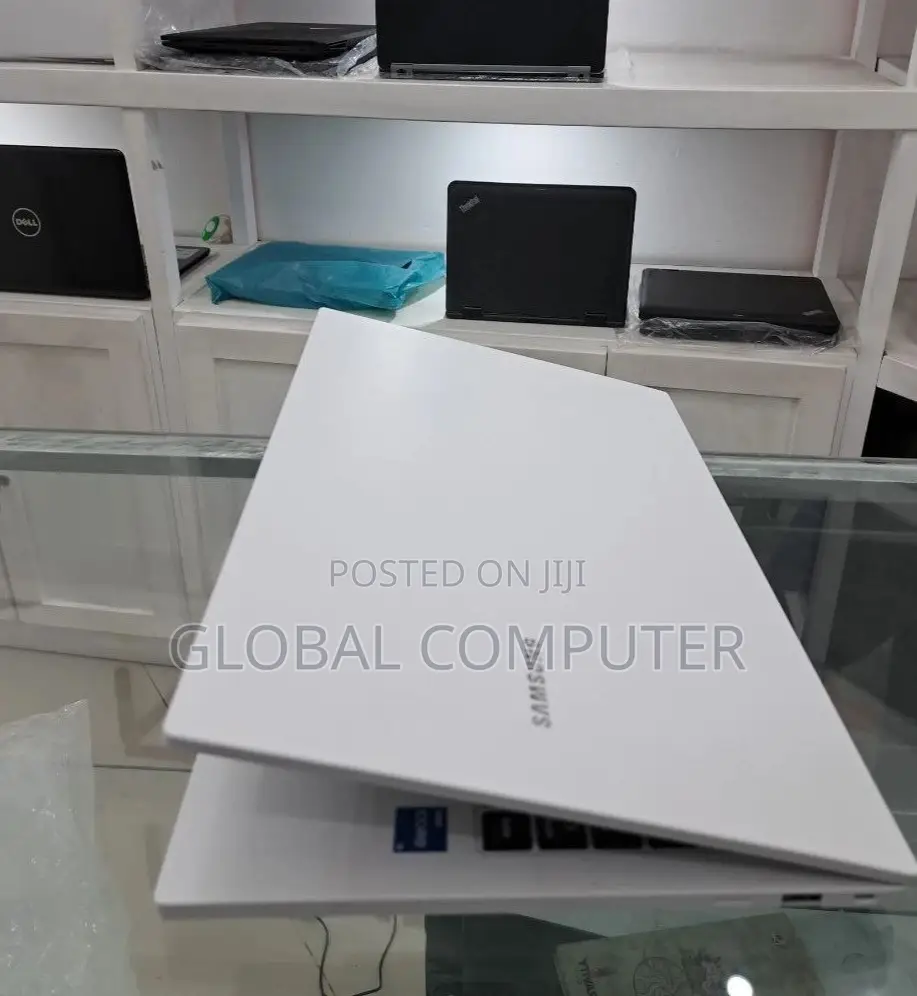 New Laptop Samsung Galaxy Book 2 8GB Intel Core I5 SSD 256GB