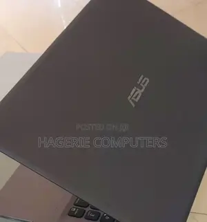 New Laptop Asus VivoBook W202 8GB AMD Ryzen 3 SSD 128GB