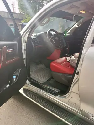 Toyota Land Cruiser 2010 Silver