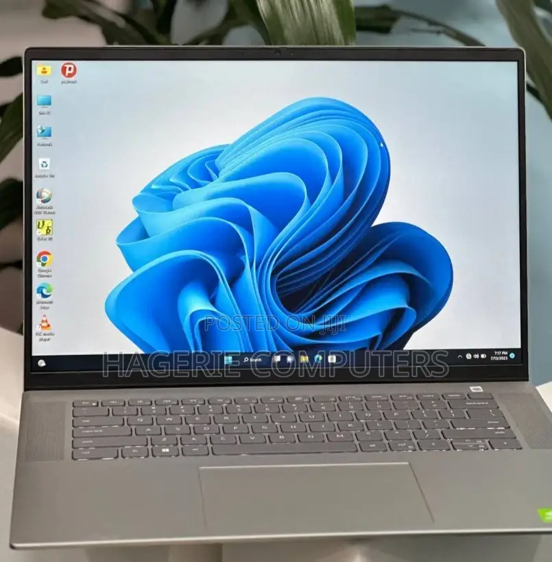 New Laptop Dell Inspiron 5565 16GB Intel Core I7 SSD 512GB