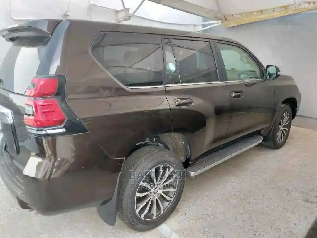 New Toyota Land Cruiser Prado 2022 Gray