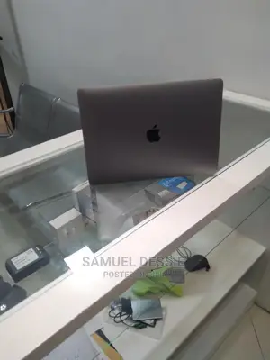 New Laptop Apple MacBook Pro 2019 32GB Intel Core I9 SSD 1T