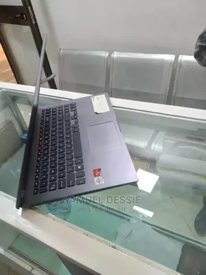 Laptop Asus VivoBook 15 X505BA 8GB Intel SSD 256GB