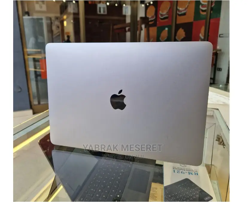 New Laptop Apple MacBook Pro M1 8GB Apple M1 Pro SSD 256GB