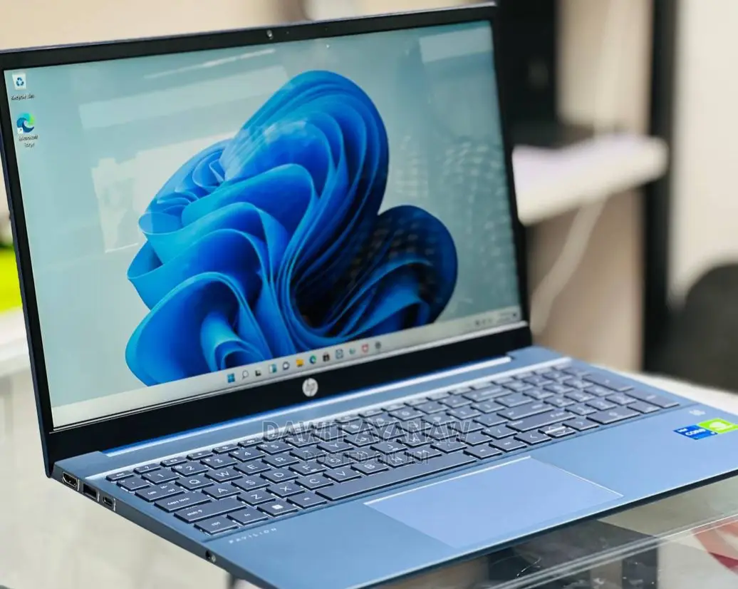 New Laptop HP Pavilion 15 8GB Intel Core i7 SSD 512GB