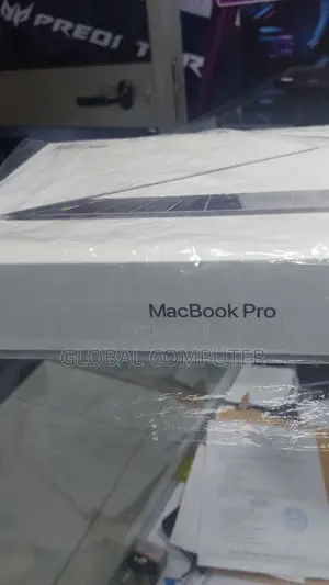 New Laptop Apple MacBook 8GB Intel Core I5 SSD 512GB