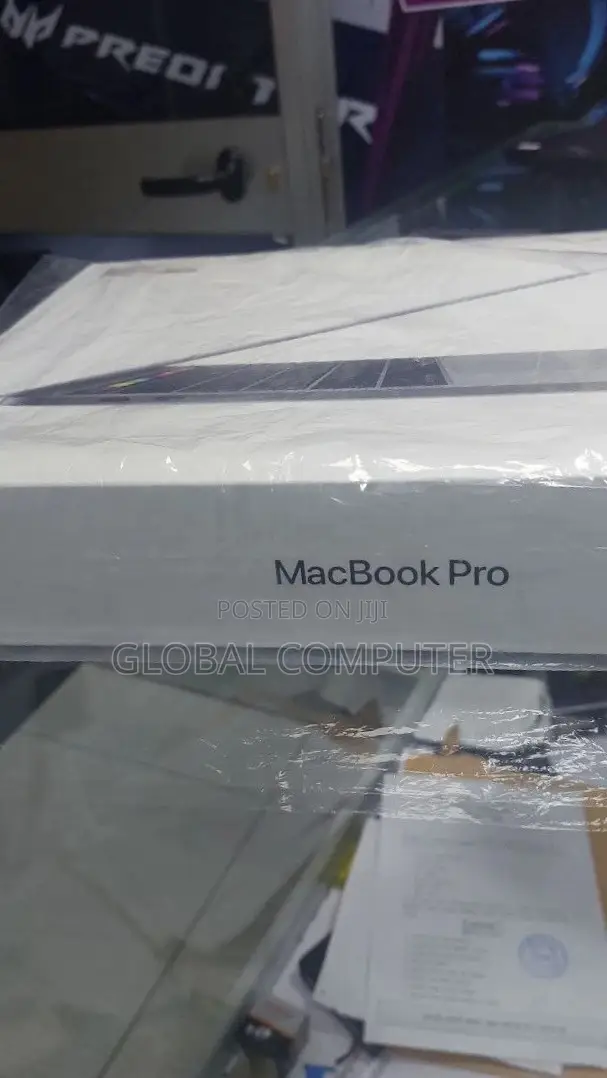 New Laptop Apple MacBook 8GB Intel Core I5 SSD 512GB