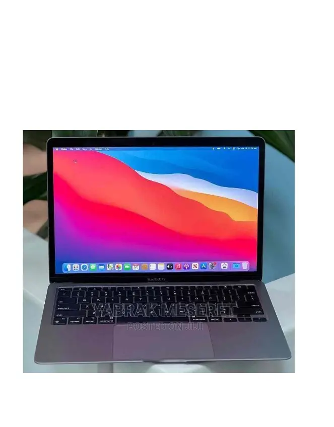 New Laptop Apple MacBook Pro 2020 8GB Apple M1 Pro SSD 256GB