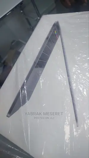 Photo - New Laptop Apple MacBook Pro 2020 8GB Apple M1 Pro SSD 256GB