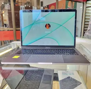 Photo - New Laptop Apple MacBook 2020 8GB Apple M1 Pro SSD 256GB