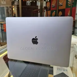 New Laptop Apple MacBook 2020 8GB Apple M1 Pro SSD 256GB