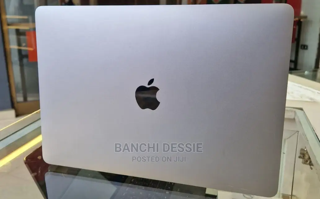 New Laptop Apple MacBook Pro M1 8GB Apple M1 Pro SSD 256GB