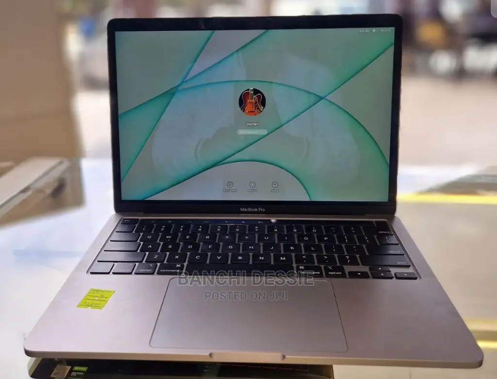 New Laptop Apple MacBook Pro M1 8GB Apple M1 Pro SSD 256GB