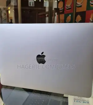 Photo - New Laptop Apple MacBook 2020 8GB Apple M1 SSD 256GB